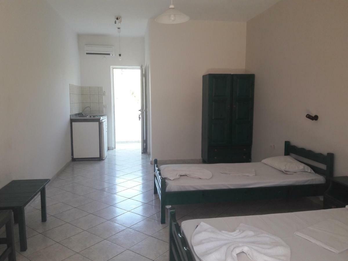 Ellinis Aparthotel Laganas Esterno foto